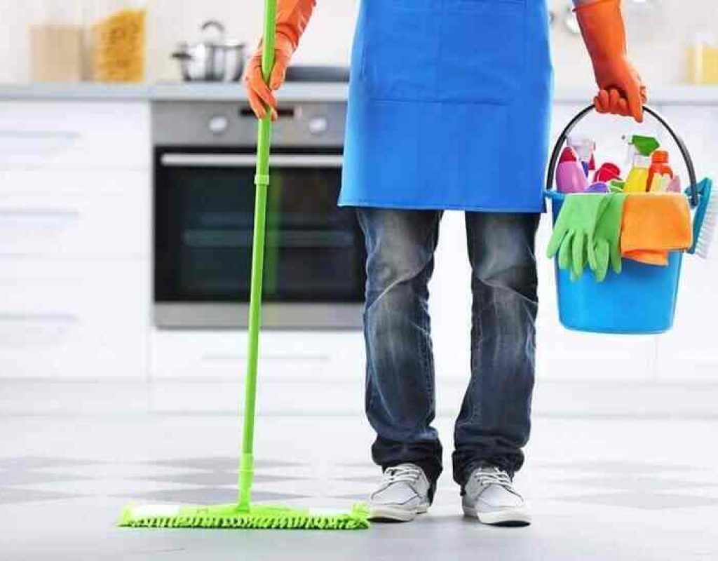 deep cleaning222 Eco-friendly cleaner working in Pflugerville TX residential property